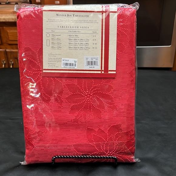 NWT Red Bardwil Linens Winter Joy Poinsettia Holiday Tablecloth.  60 X 102. - Picture 8 of 9